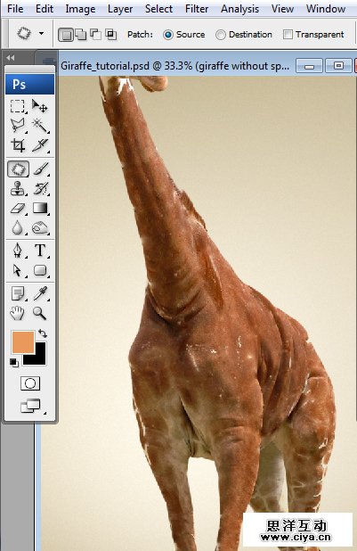 酷炫PS教程！教你用PS合成长颈鹿熨烫衣服的趣味海报