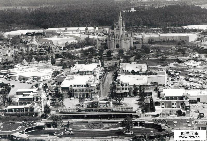 Magic_Kingdom_Construction_(08-1971)